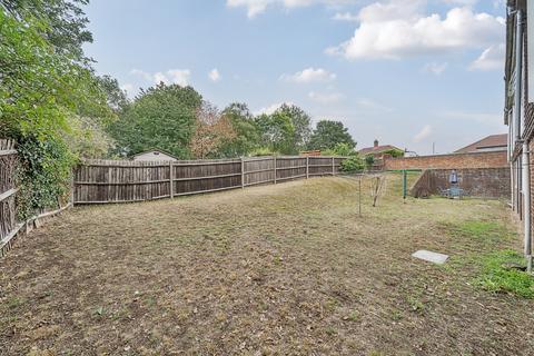 undefined, Thorne Close Erith DA8