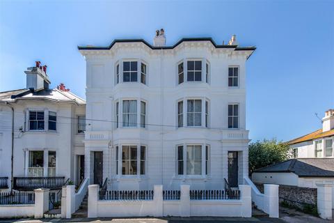 2 bedroom flat to rent, Powis Grove, Brighton