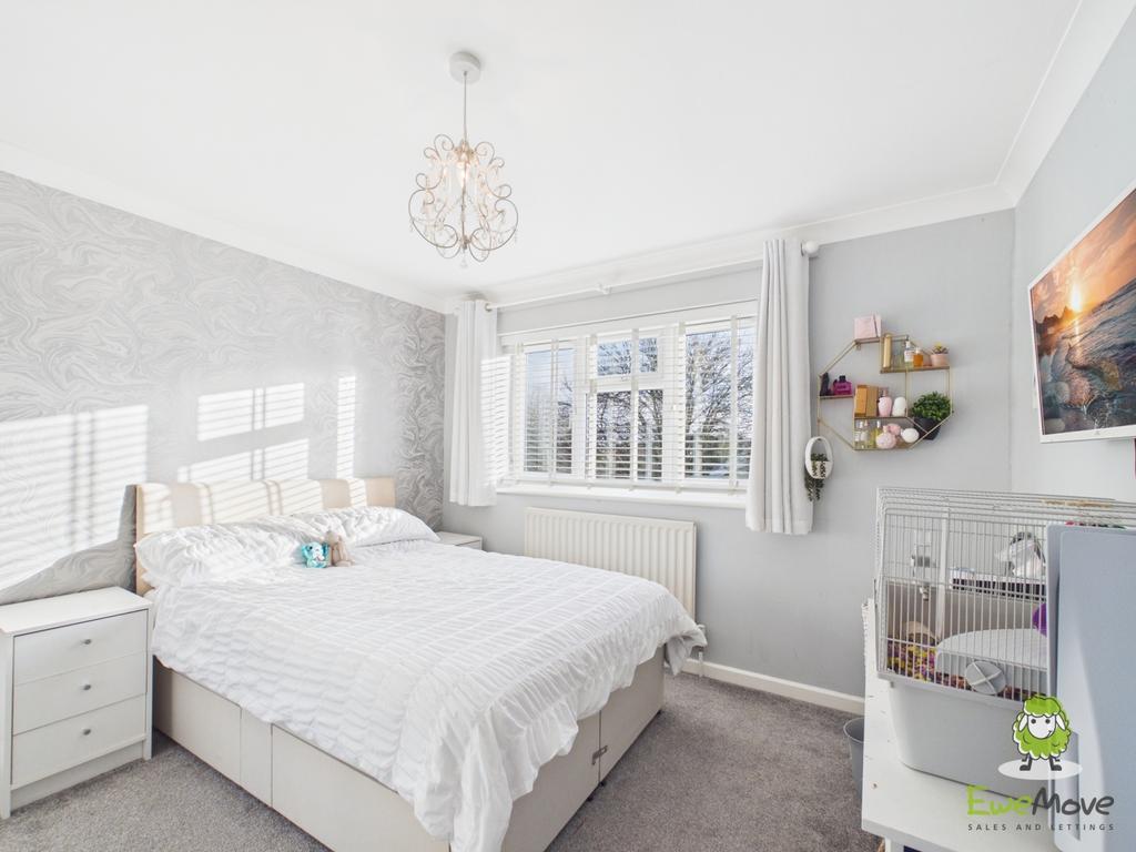 Ewe Move Estate Agents Basingstoke - Teal Crescent