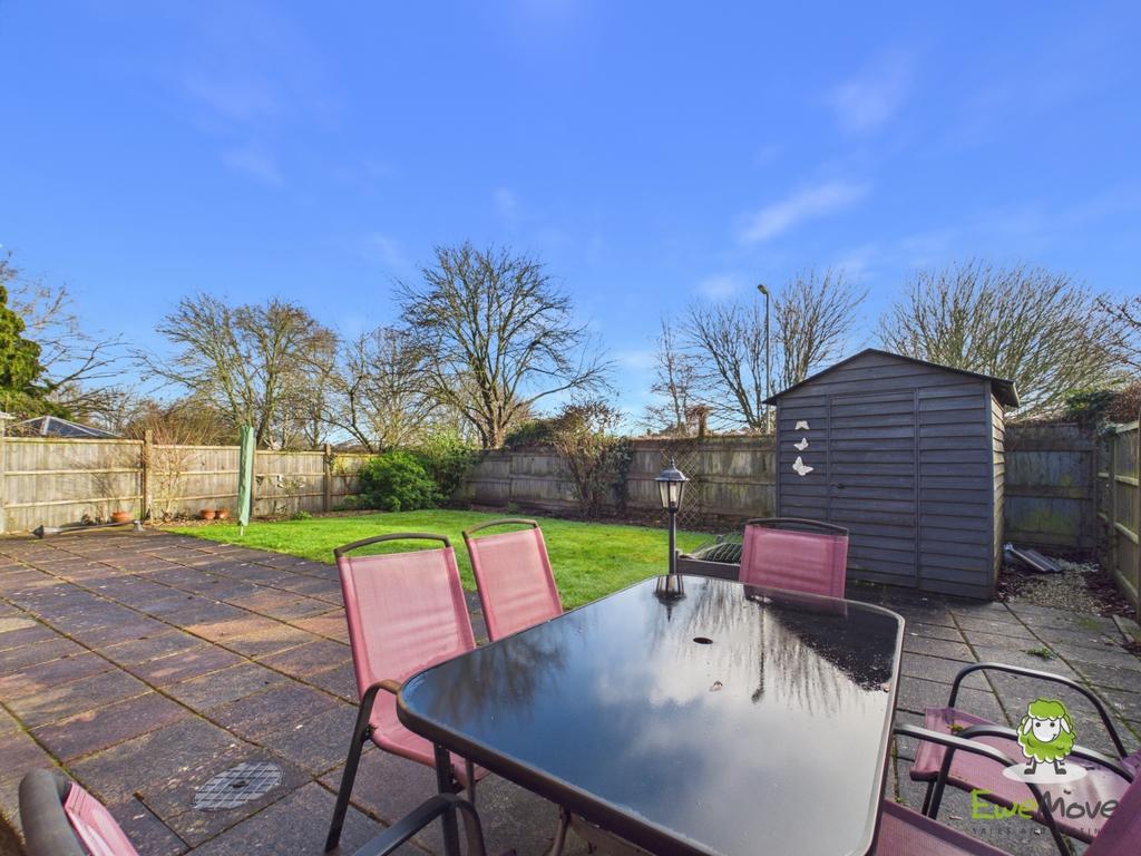 Ewe Move Estate Agents Basingstoke - Teal Crescent