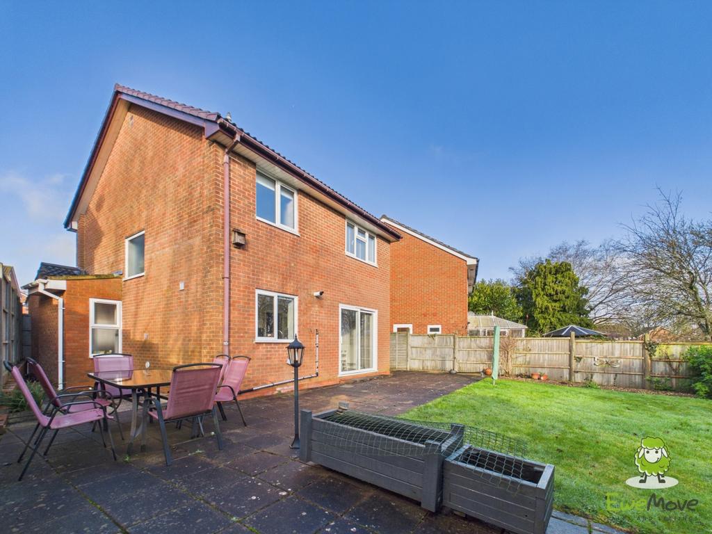 Ewe Move Estate Agents Basingstoke - Teal Crescent