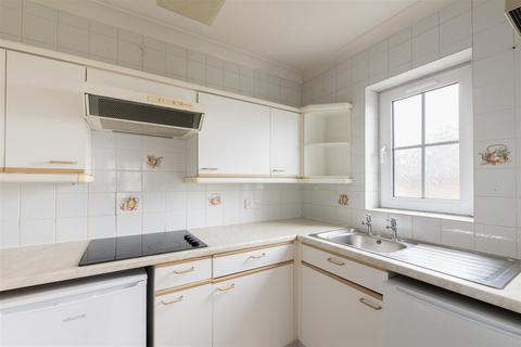 undefined, Avenue Road, London N14