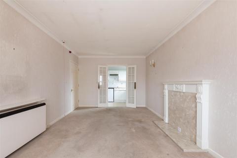 undefined, Avenue Road, London N14