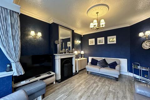 4 bedroom detached house for sale, Barrs Road, Cradley Heath