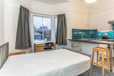 1 bedroom in a house share to rent, Powis Grove, Brighton