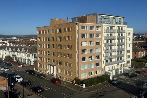 Kingsway, Hove, BN3