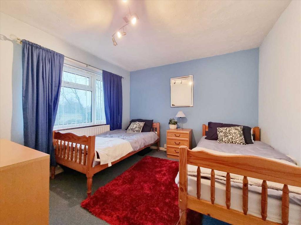 Bedroom 2: