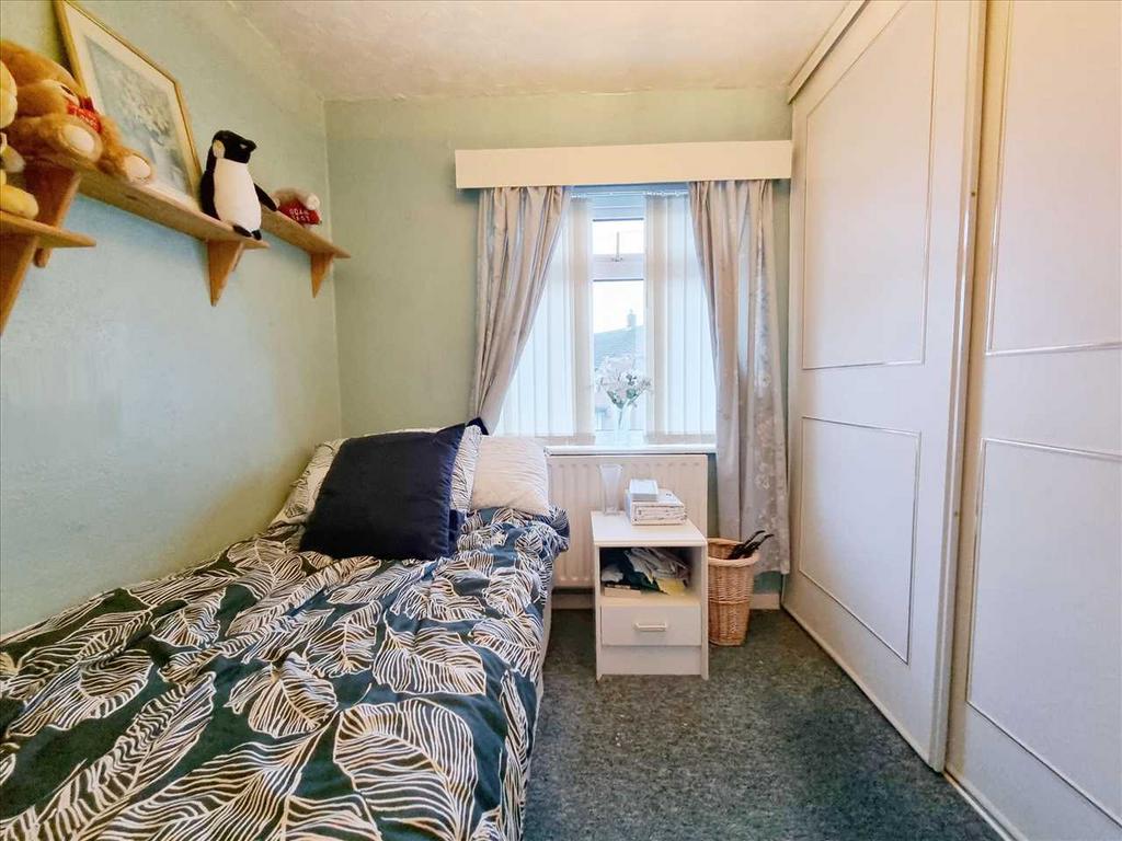 Bedroom 3: