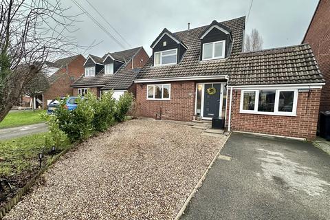 4 bedroom detached house for sale, Manor Drive, Mirfield