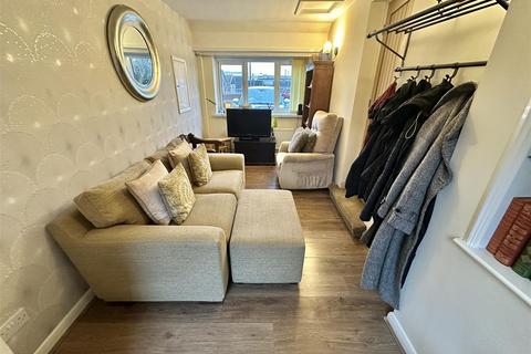 4 bedroom detached house for sale, Manor Drive, Mirfield
