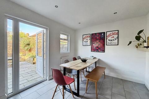 3 bedroom terraced house for sale, Morley Road, London E15