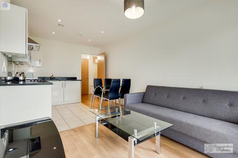 12 Gwynne Road, SW11 3GJ
