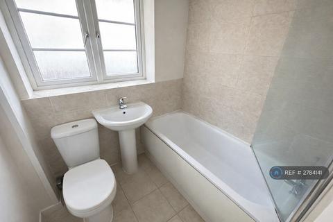 2 bedroom end of terrace house to rent, Kingswood Court, Luton, LU1