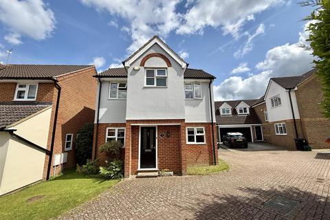 Lampern Crescent, Billericay