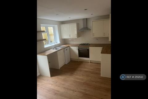 3 bedroom terraced house to rent, Pleasant View, Pentre, CF41