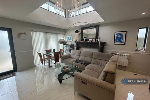 undefined, Clearview, Newquay, TR7