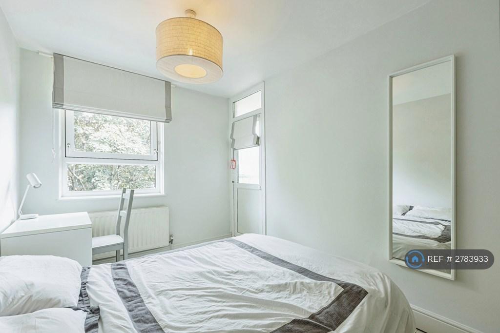 Middle Bedroom 1
