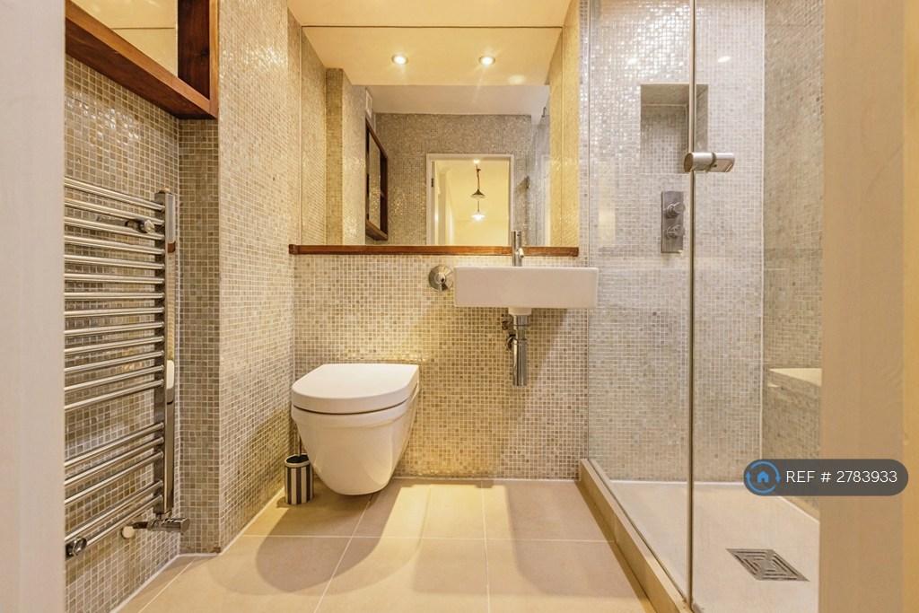 Upstairs Bathroom 2