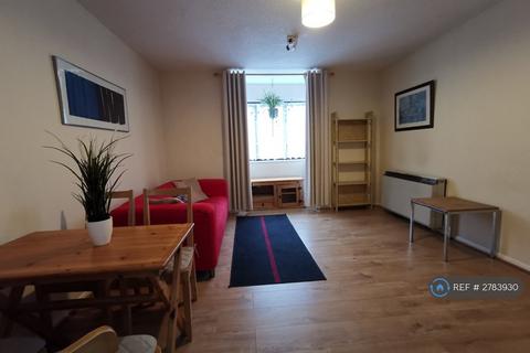 1 bedroom flat to rent, Priors Court, Reading, RG1