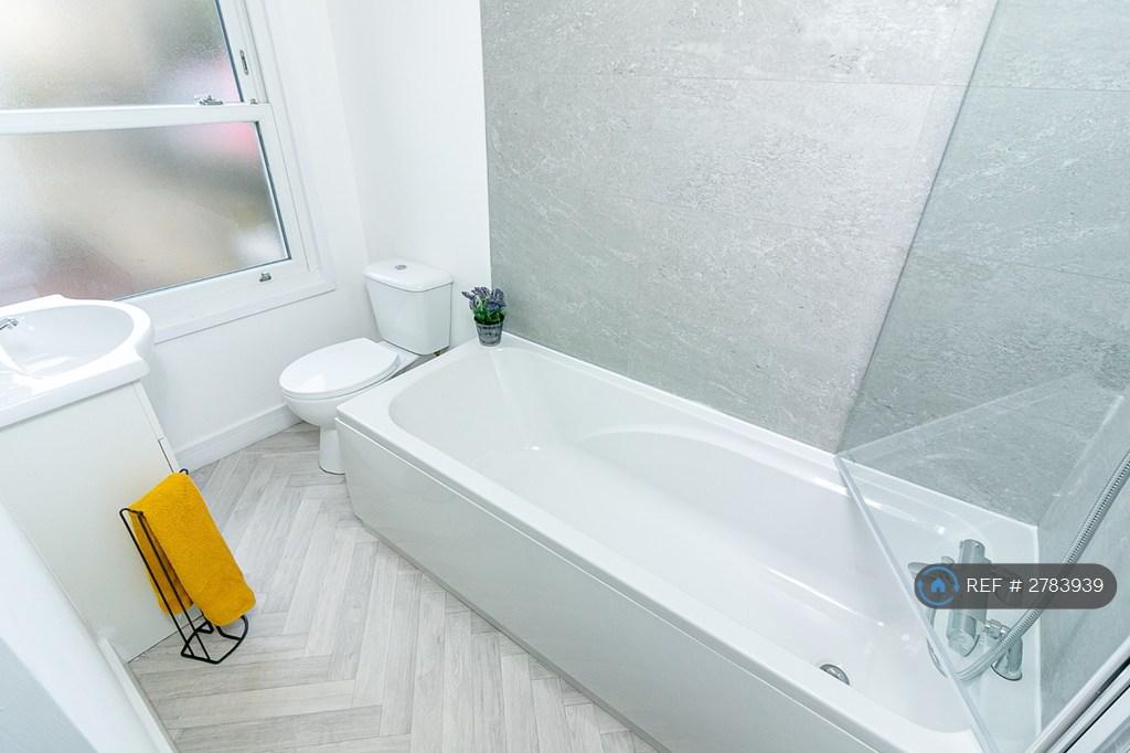 Main Bathroon