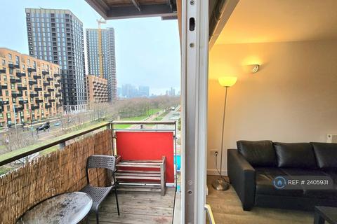 2 bedroom flat to rent, John Harrison Way, London, SE10