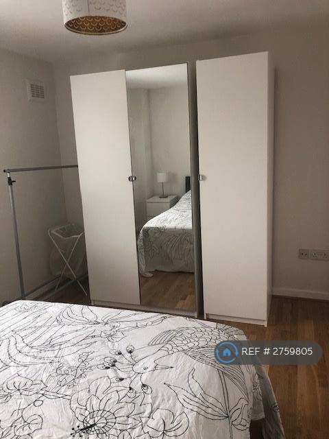 Double Bedroom - Photo 2