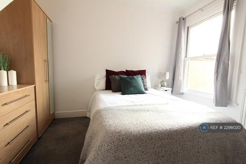 undefined, Grange Avenue, Reading, RG6