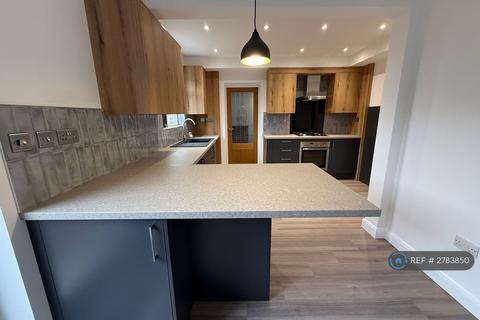 3 bedroom semi-detached house to rent, Cranbourne Road, Ashton-Under-Lyne, OL7