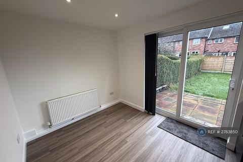 3 bedroom semi-detached house to rent, Cranbourne Road, Ashton-Under-Lyne, OL7