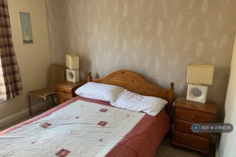 2 bedroom flat to rent, Morrison Circus, Edinburgh, EH3