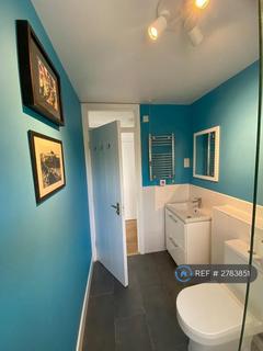 2 bedroom flat to rent, Varsity Drive, Twickenham, TW1