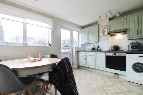 2 bedroom end of terrace house for sale, Knowlands, Highworth, SN6