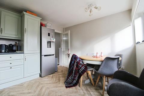 2 bedroom end of terrace house for sale, Knowlands, Highworth, SN6