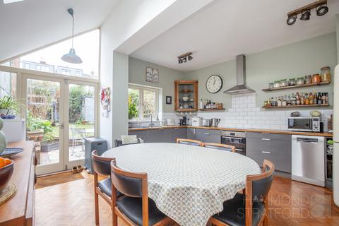 4 bedroom terraced house for sale, Alexandra Road, Golden Triangle
