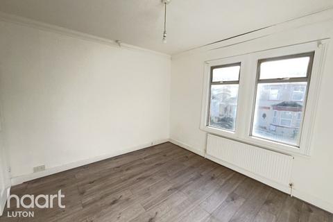 2 bedroom terraced house to rent, Dallow Road, Luton