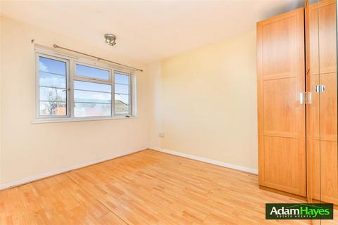2 bedroom apartment for sale, Beech Lawns, London N12