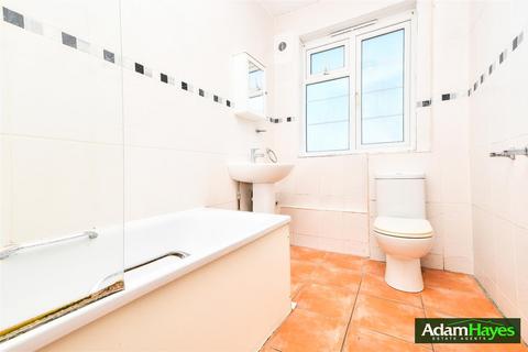 2 bedroom apartment for sale, Beech Lawns, London N12