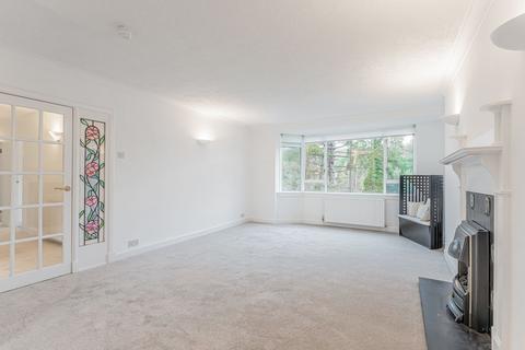 3 bedroom flat for sale, Dorchester Place, Flat 30, Chesterfield Court, Kelvindale, Glasgow, G12 0BW