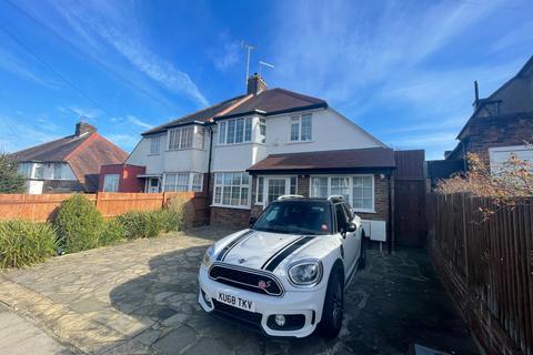 4 bedroom semi-detached house to rent, West Finchley N3