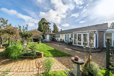 3 bedroom bungalow for sale, Bonsey Close, Surrey GU22