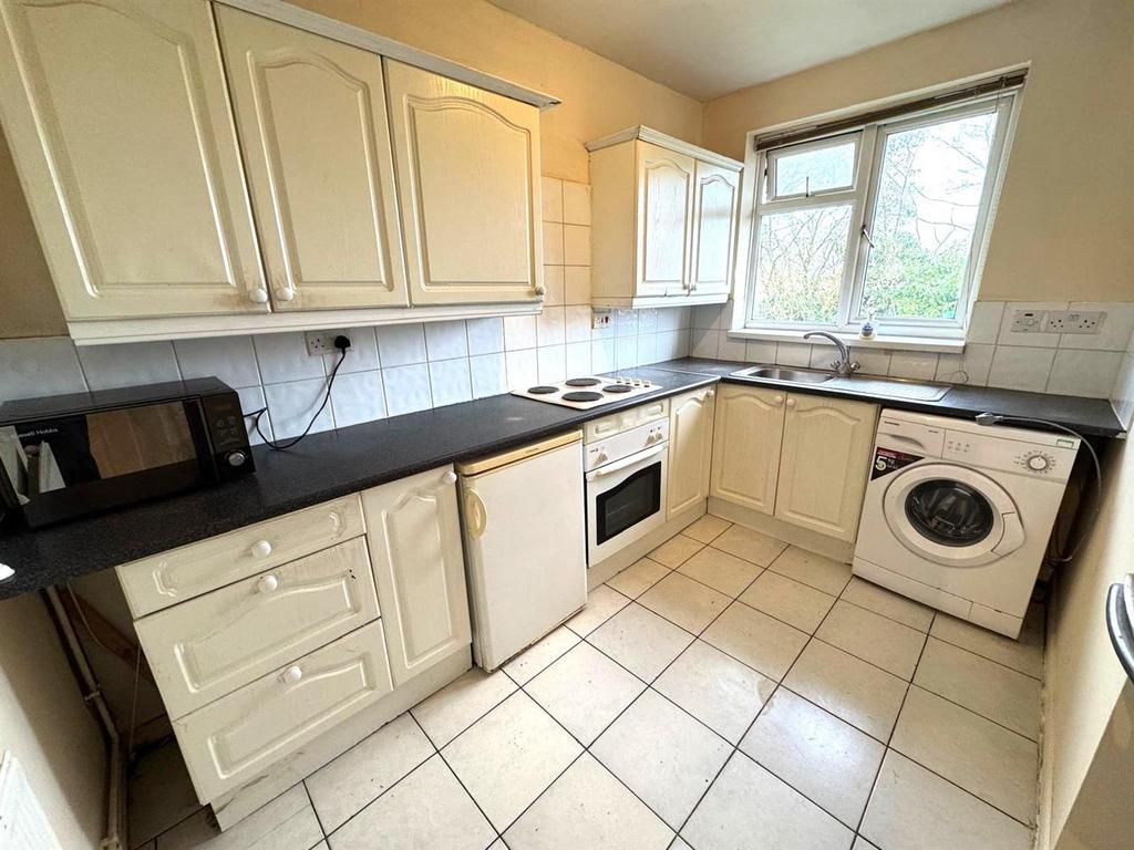 Kitchen Pic 1