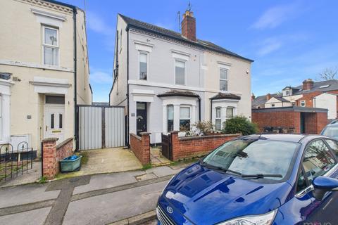 1 bedroom in a house share to rent, 37 Henry Road, Gloucester GL1