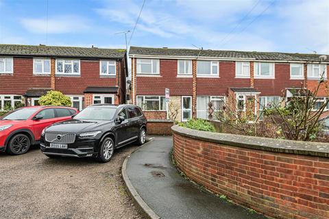 3 bedroom end of terrace house for sale, Ashton Close, Sutton