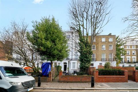 Studio to rent, St. Petersburgh Place, W2