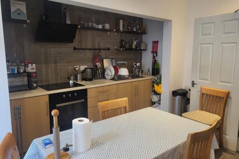 2 bedroom flat to rent, Westgate Road, Newcastle upon Tyne NE4