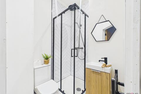 1 bedroom in a house share to rent, 37 Henry Road, Gloucester GL1