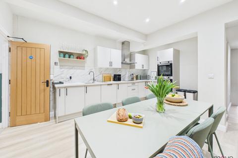 1 bedroom in a house share to rent, 37 Henry Road, Gloucester GL1