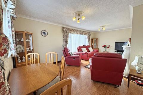 2 bedroom bungalow for sale, Pennine Drive, Cannock, Staffordshire, WS11