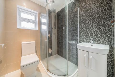 Studio to rent, Sheridan Road, Watford WD19
