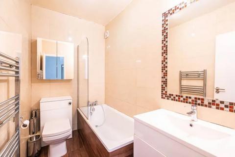 2 bedroom flat to rent, Caledonian Road, London, N7